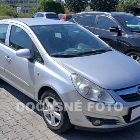 Fotka k inzerátu Opel Corsa 1.2 16V, 2. maj,ČR, AC / 19147136