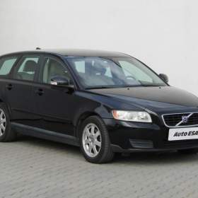 Fotka k inzerátu Volvo V50 1.6D, AC, tempo, park. asist / 19174864