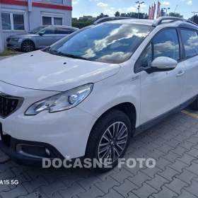 Fotka k inzerátu Peugeot 2008 1.2 i, 1. maj,ČR, park. senzor / 19179732