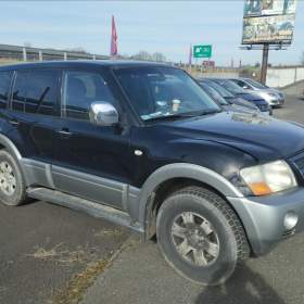 Mitsubishi Pajero 3,2 Na náhradní díly / 19381162