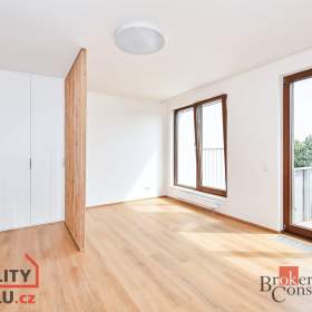 Prodej byty 1+kk, 31 m2 -  Praha -  Dolní Chabry / 19388271