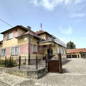 Fotka k inzerátu Prodej domu 301 m2 a pozemkem 1119 m2, Holotín- okres Pardubice / 19085783