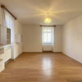 Krásný světlý byt 2+1 65 2 m2 v klidné části Sadské / 19397444
