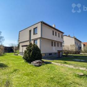 Prodej dvougenerační vily 292 m2, pozemek 1751 m2, Čejetice / 19412824