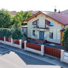 Prodej rodinného domu 7+kk, 214m2, Bašť / 19421050
