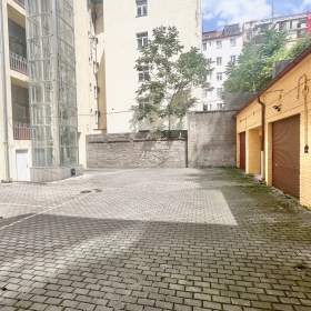 Fotka k inzerátu Prodej parkovacího stání, 40m2, Praha 3 -  Žižkov, ul. Bořivojova / 19302194