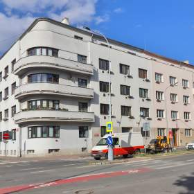 Pronájem 2+kk 61,5 m2, OV, Praha 4 -  Podolí, ul. Dvorecké náměstí / 19349366