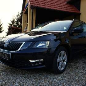 Fotka k inzerátu Škoda Octavia AMBIENTE 1,0 TSI 85 kW / 18732916