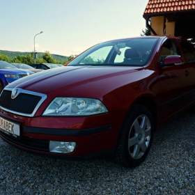 Fotka k inzerátu Škoda Octavia AMBIENTE 1,6 FSI 85 kW / 19105844