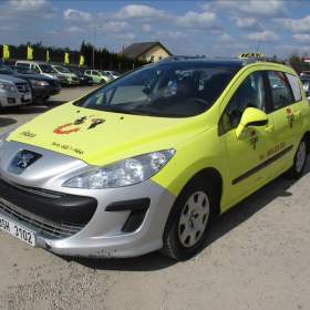 Fotka k inzerátu Peugeot 308 1,6 HDI SW Confort 7míst DPH T / 18550075