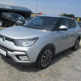 Fotka k inzerátu SsangYong Tivoli 1,6 e- XDi kamera ESP Klima bez / 19000372