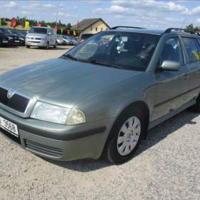 Fotka k inzerátu Škoda Octavia 1,6 Ambiente Combi Klima Tažné / 19138557