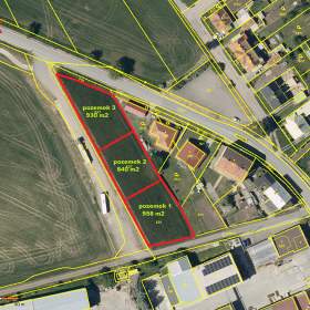 Nabízíme tři pozemky v obci Doloplazy u Prostějova o celkové ploše 2 728 m2 s možností výstavby RD / 19387744
