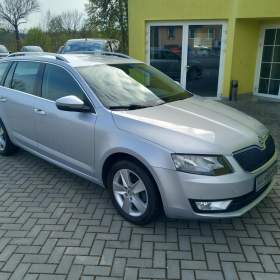 Fotka k inzerátu Škoda Octavia 1,2TSi 1. MAJ NAVI VYHŘ. SEDADLA / 18869542