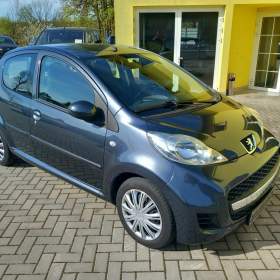 Fotka k inzerátu Peugeot 107 1,0 MPi 50kw KLIMA RÁDIO CD / 18981831