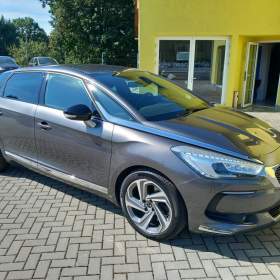 Fotka k inzerátu Citroën DS5 2,0HDi AUTOMAT pouze 88t. KM!  / 19176839